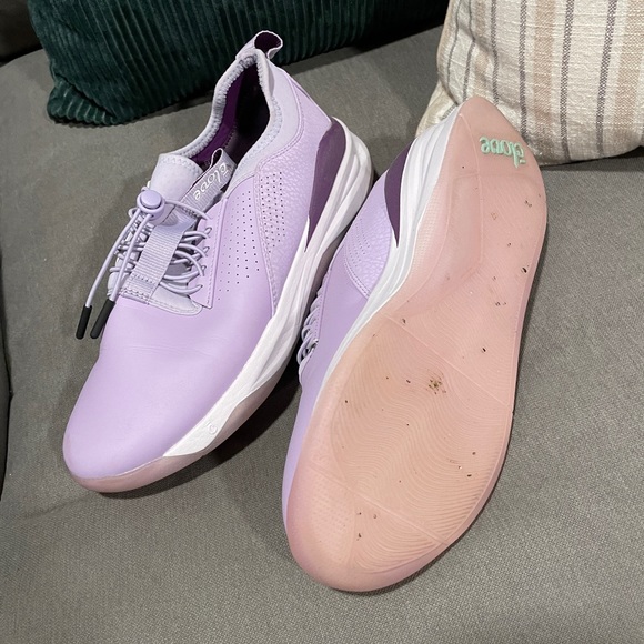 Clove tennis shoes - Picture 3 of 3